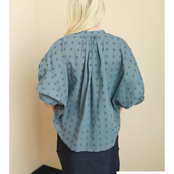 Never a Wallflower-Blue Cross Hatch Elastic Sleeve Top - Picture 2 of 7